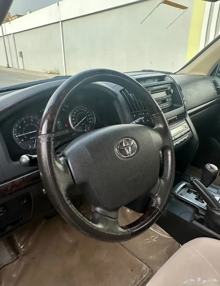 لاندكروزر GXR3 2010 12