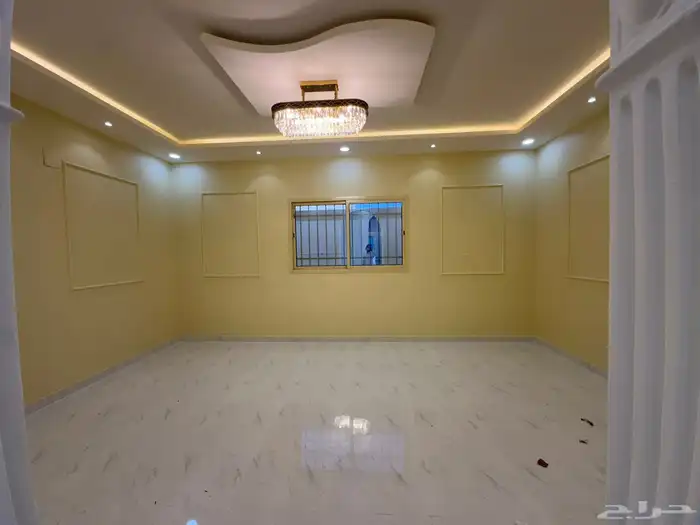 للبيع دورين درج بحي الوادي المربع الثاني 1