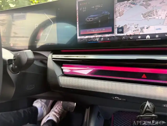 عرض حصري BMW 520 i mKit 2025 داخلي اوف وايت كرستال 21