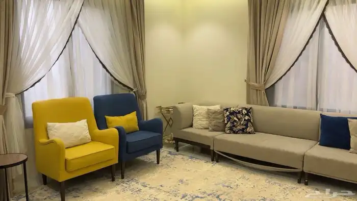 كنب طاولة طعام دولاب فريزر شاشة 65 0