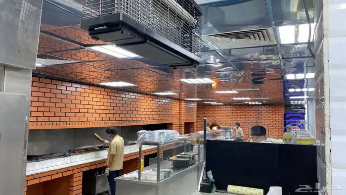 مطعم بكامل معداته 6