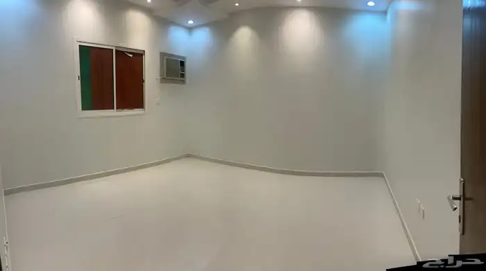 شقة دور اول بفله خاصة بالملقا 1