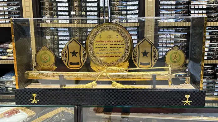 هدايا ضباط هدايا دروع هدايا سيوف هدايا تخرج ضباط 3