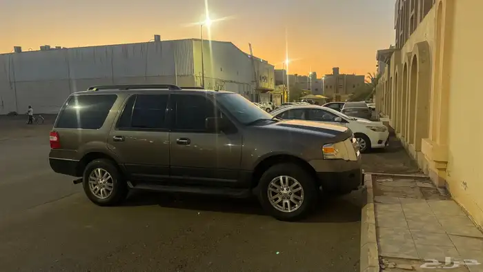 فورد اكسبديشن نضيف جدا بدون دبل 0