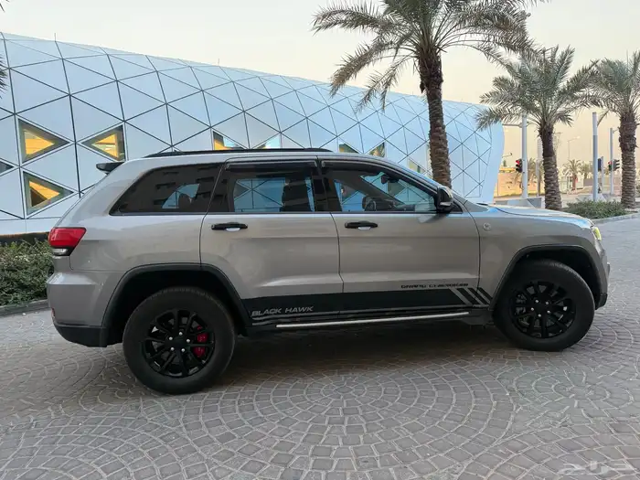 جيب قراند شيريوكي لاريدر 1