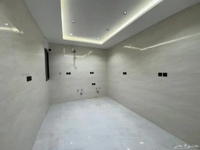 للبيع عمارة نظام شقة فوق شقة في حي النواريه تشطيب vip 7