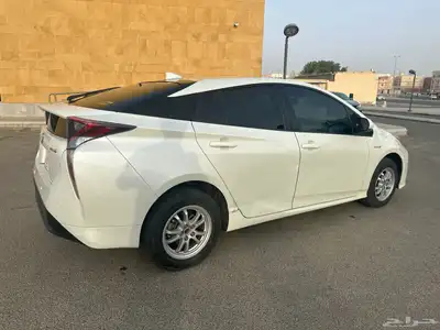 تويوتا بريوس 2017 مخزنه بحالة المصنع index