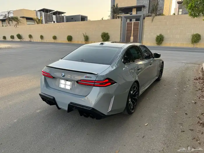بي ام دبليو M5 2025 3