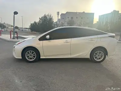 تويوتا بريوس 2017 مخزنه بحالة المصنع index