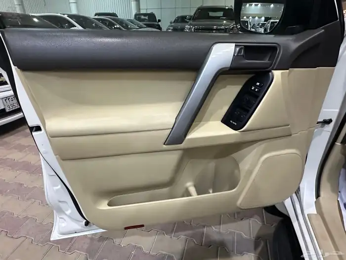 تويوتا برادو موديل 2016 فل كامل 4سلندر 17