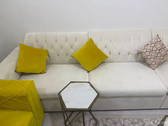 ركنة عمولة مستعملة خفيف لون اوف وايت 3