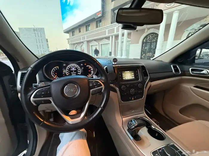 جيب قراند شيريوكي لاريدر 26