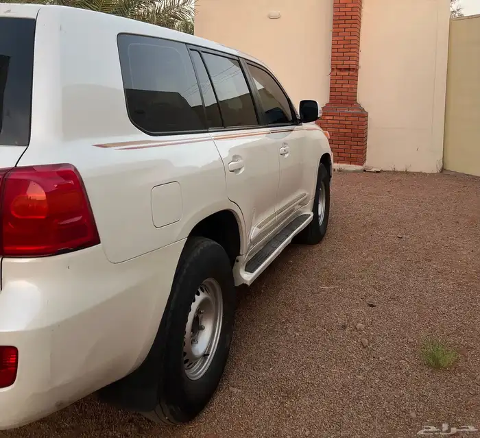 لاندكروزر هدد 2012 نظيف 4