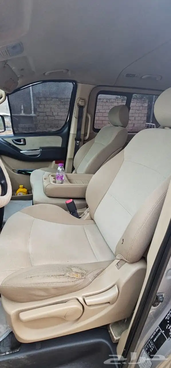 باص هونداي H1 2015 فضي 1