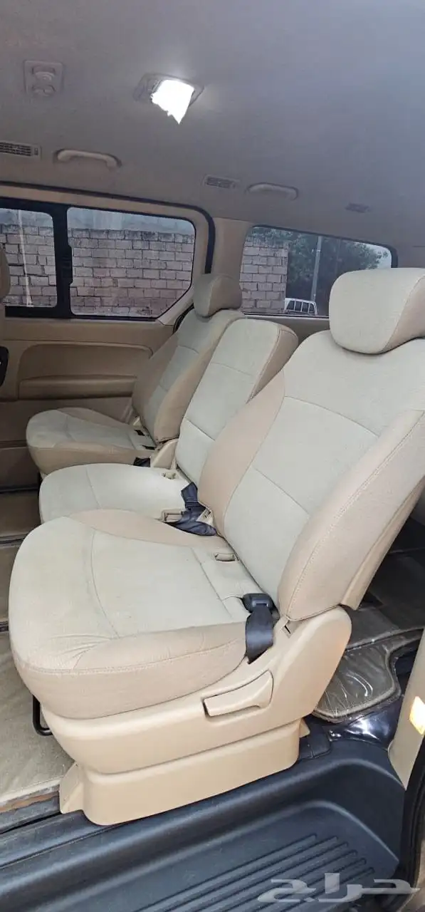 باص هونداي H1 2015 فضي 4