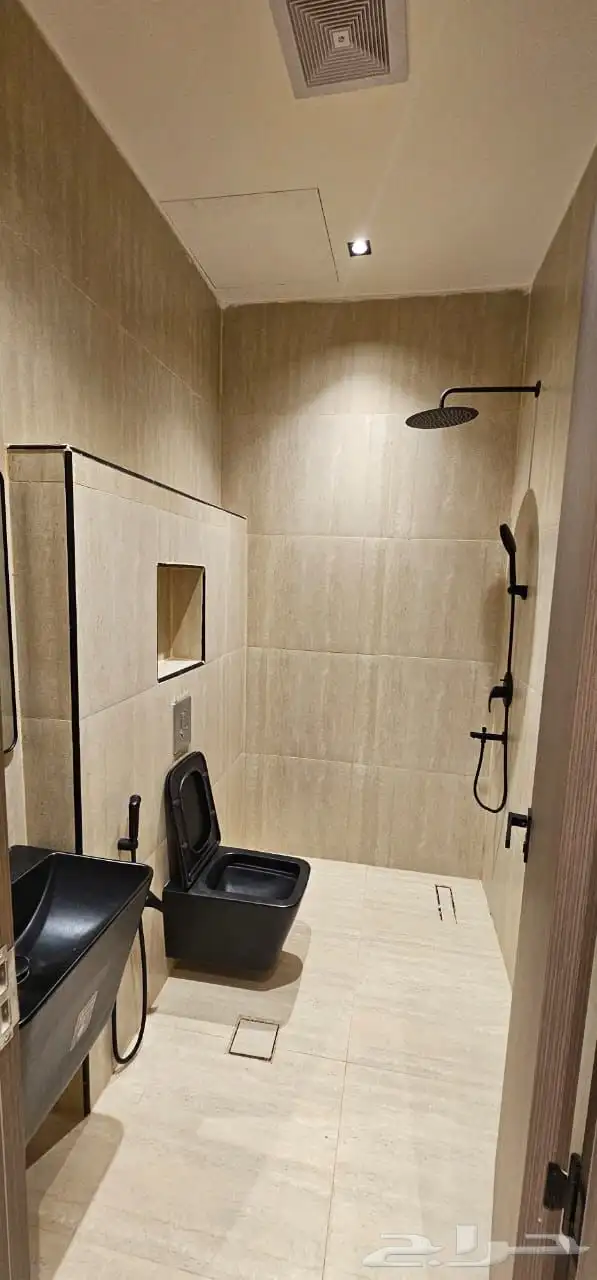 ادوار ارضيه وادوار علويه وشقق حي غصون للبيع 30