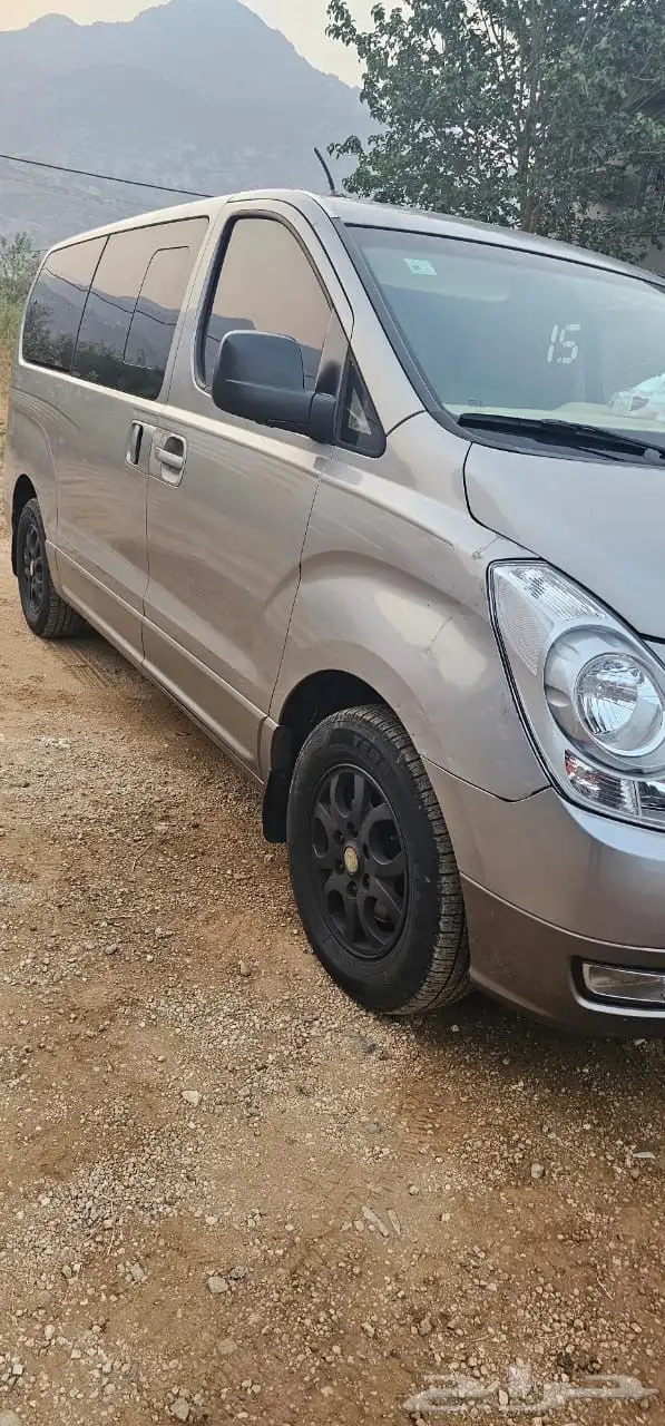 باص هونداي H1 2015 فضي 2