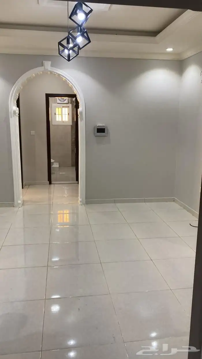 شقه للإيجار ملحق مميز بحي السامر 9