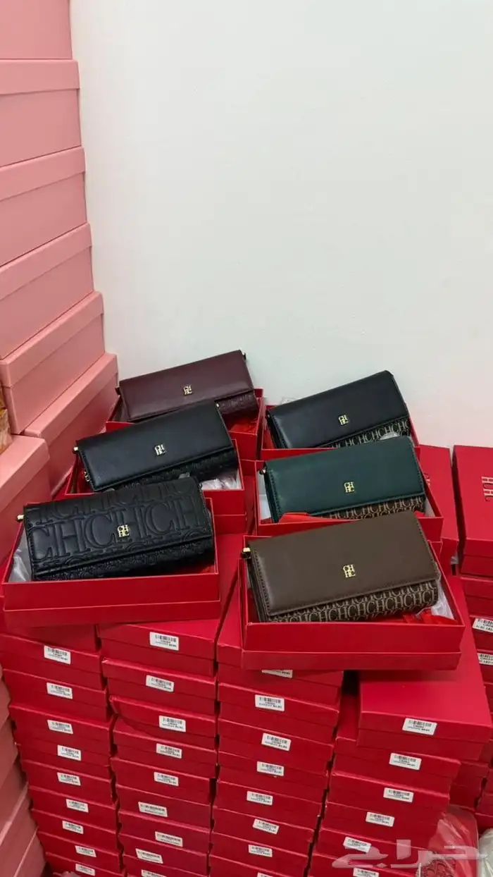 مطلوب مندوبات ومسوقات شنط وشوزات 0