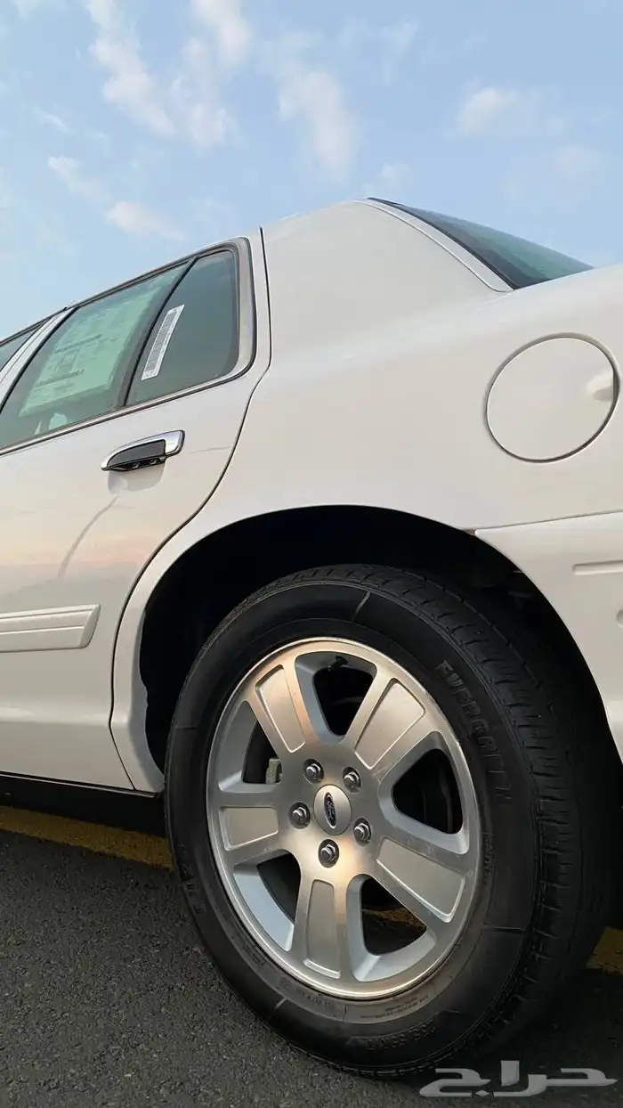 فورد فكتوريا 2010 مخزن ( تم البيع ) 32