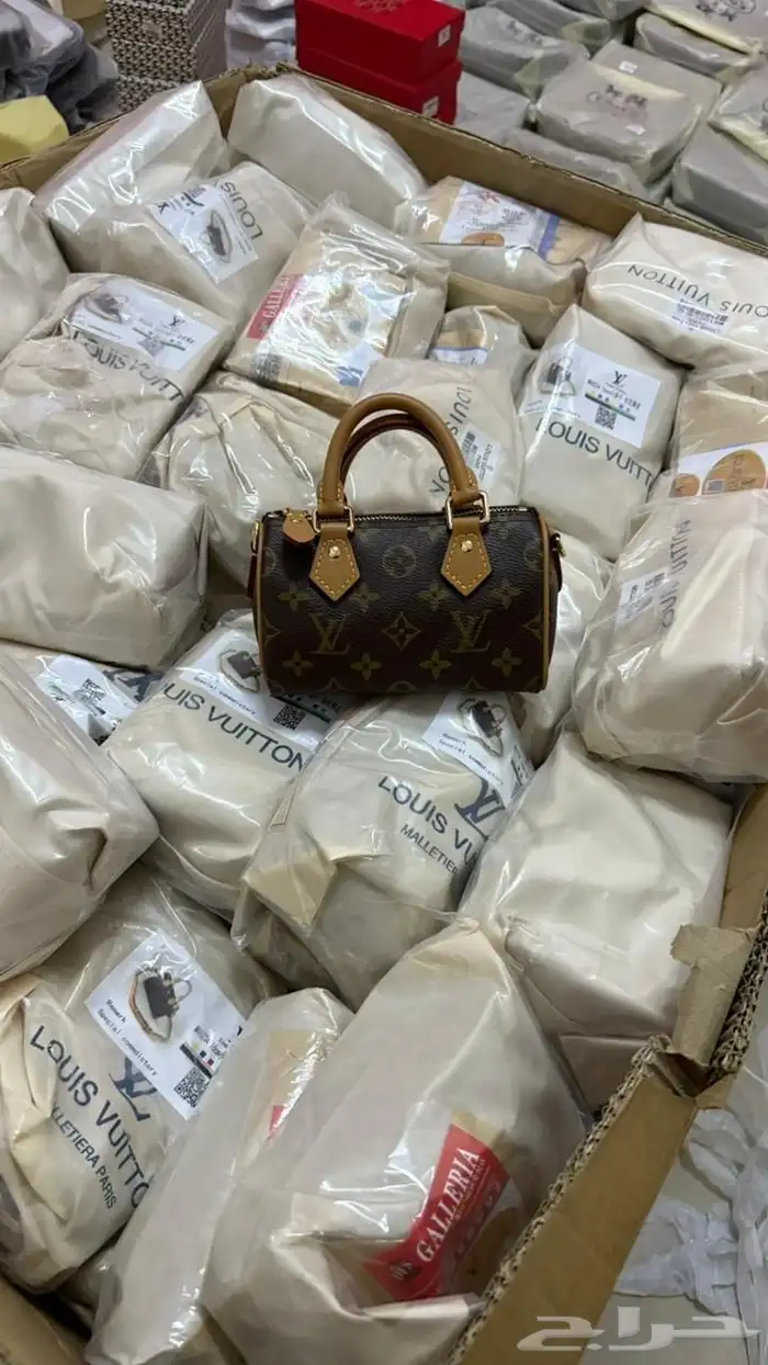 مطلوب مندوبات ومسوقات شنط وشوزات 5