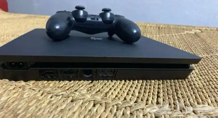 سوني 4 مع جميع ملحقاته 2