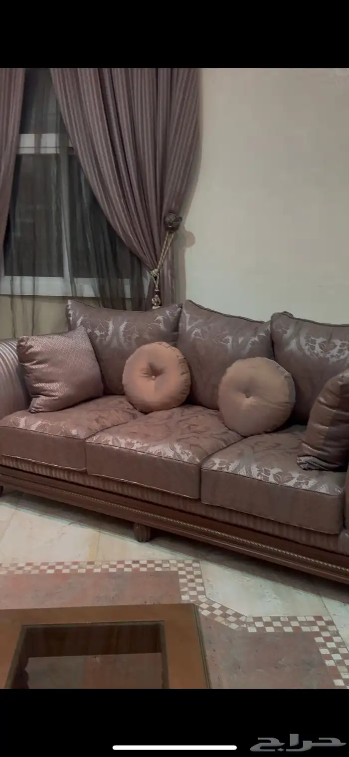 كنب مجلس بني كامل 7 قطع مع ستائر 1