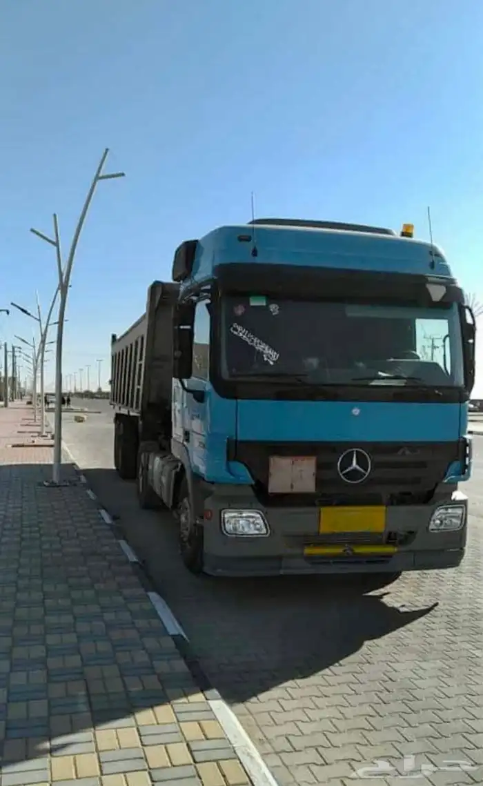 شاحنة أكتروس قلاب صندوق طويل 2