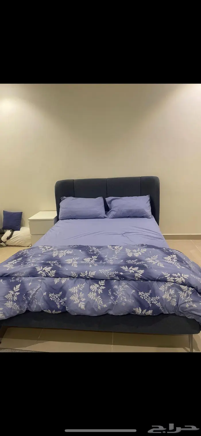 دولاب وسرير من ايكيا للبيع 1