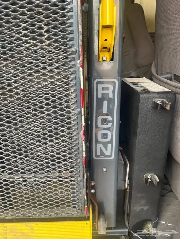 رافعة كرسي لذوي الاحتياجات 3