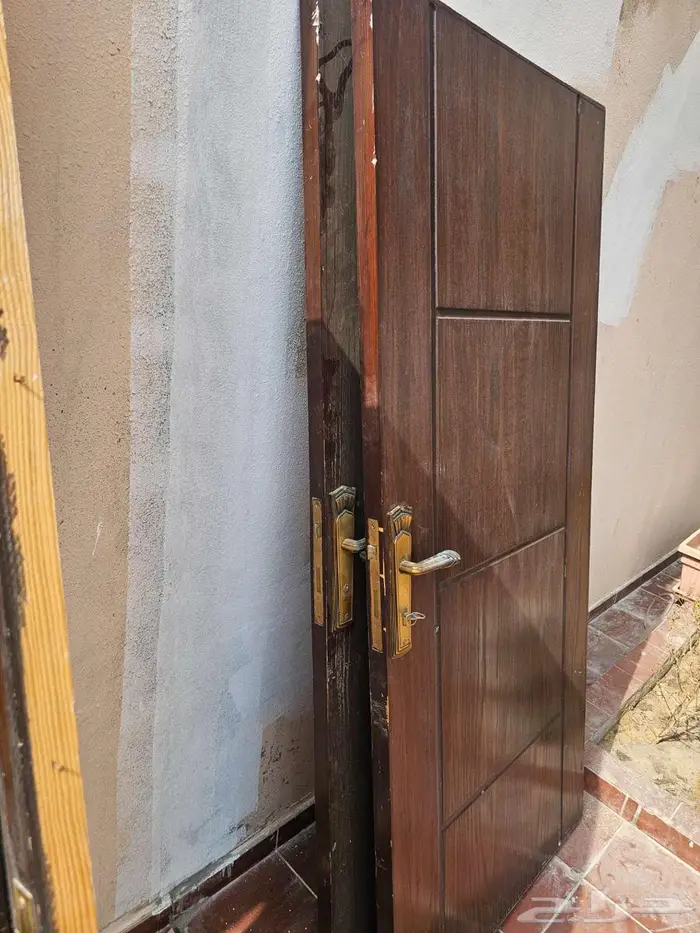 باب خشب للبيع العدد 3 2