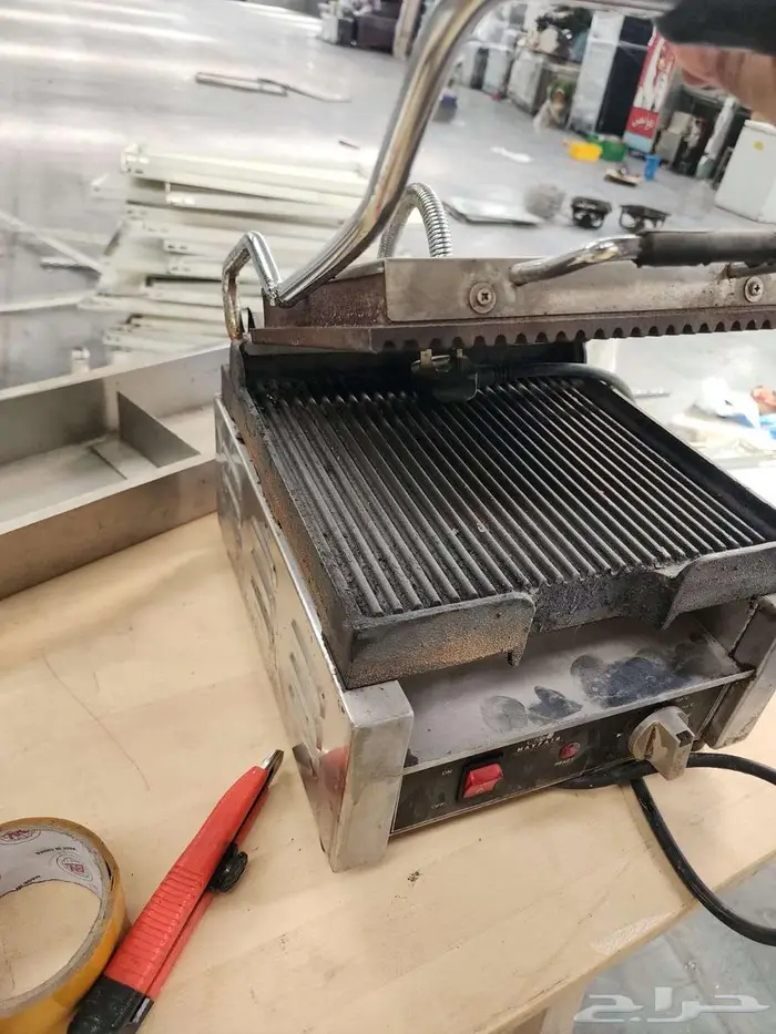 أغراض مطاعم مكائن شاورما وثلاجات ومكيفات وأفران وكثير غيرها 35