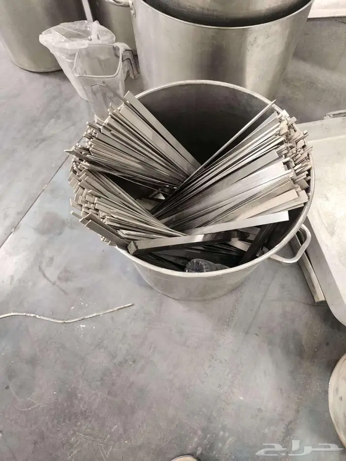 أغراض مطاعم مكائن شاورما وثلاجات ومكيفات وأفران وكثير غيرها 24