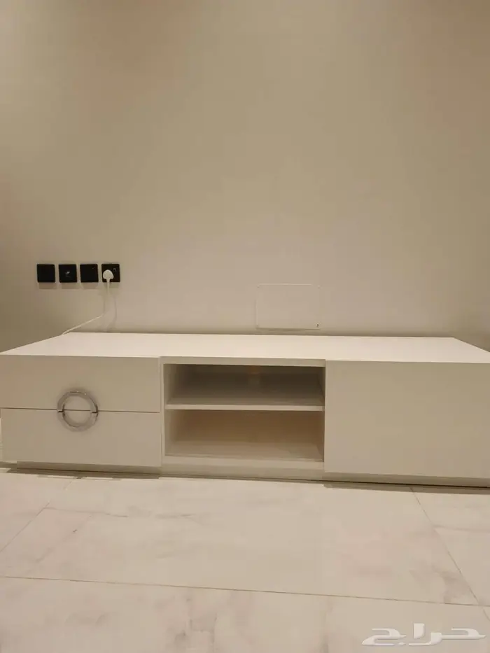طاولة تلفزيون 0