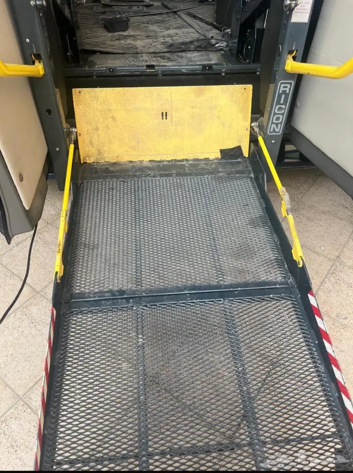 رافعة كرسي لذوي الاحتياجات 2