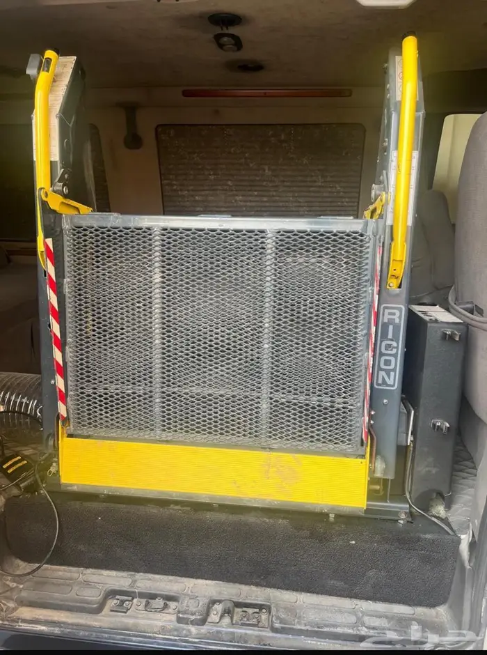 رافعة كرسي لذوي الاحتياجات 1