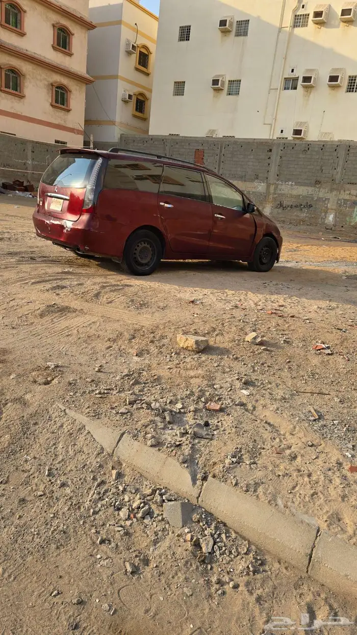 ميتسوبيشي جرانديز 2005 0