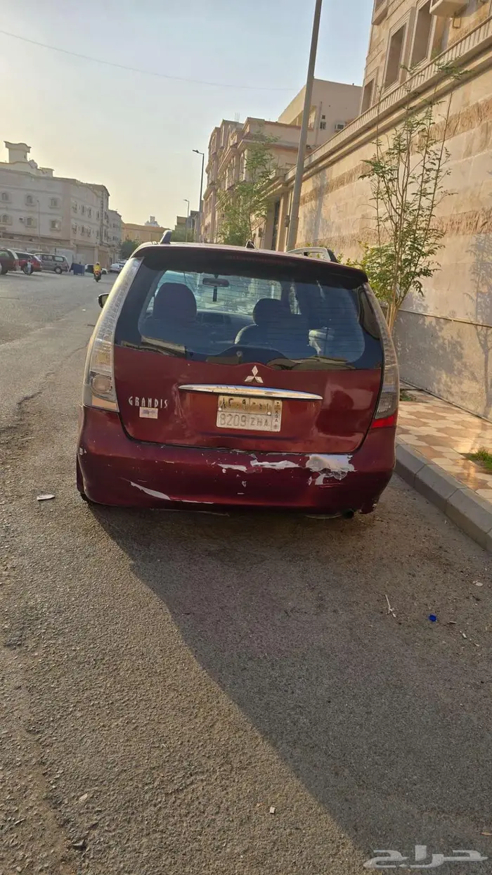 ميتسوبيشي جرانديز 2005 3