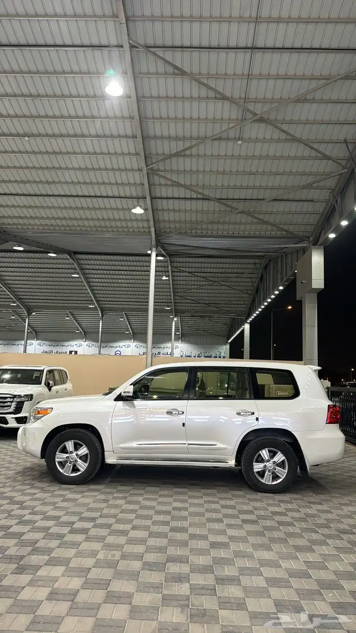 لاندكروزر جي اكس ار 2014 1