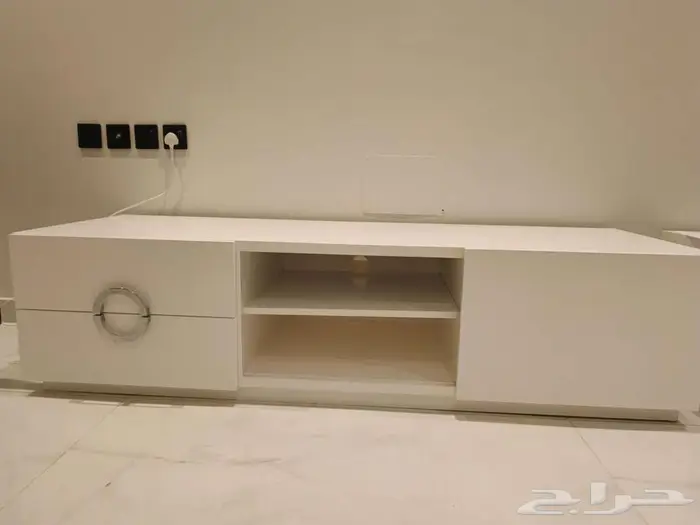 طاولة تلفزيون 1