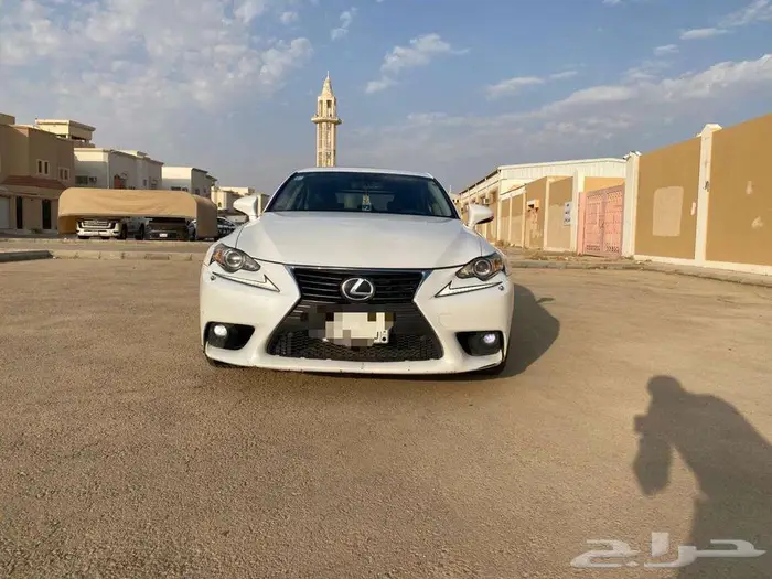 لكزس is350 2015 ماشية 200 الف شرط 1