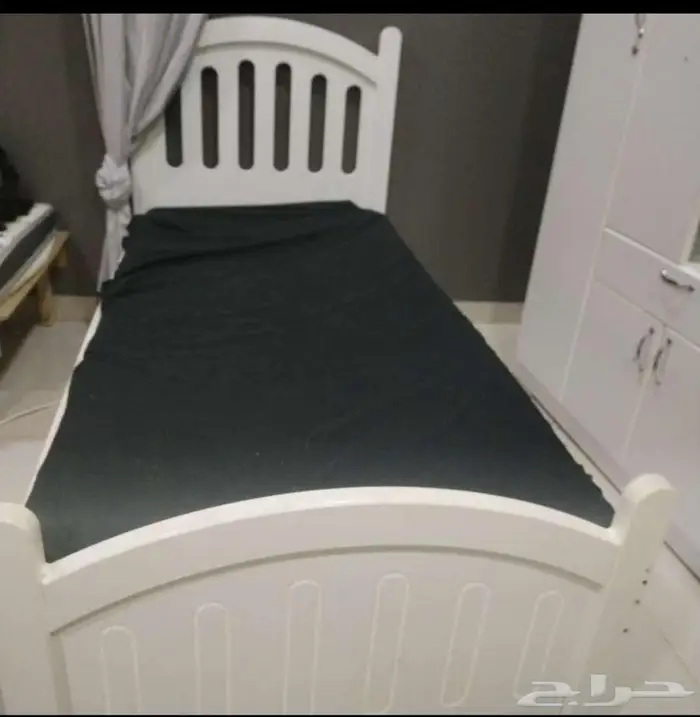 للبيع المستعجل دولاب وسرير وتسريحه 4