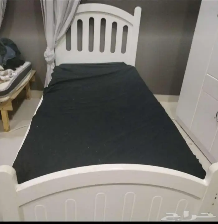 للبيع المستعجل دولاب وسرير وتسريحه 1