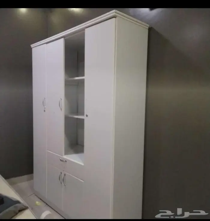 للبيع المستعجل دولاب وسرير وتسريحه 5