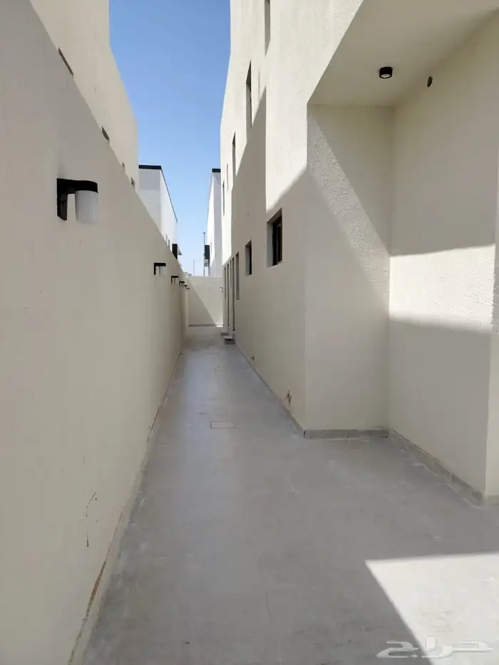 فلل للبيع في الخبر الراكة الجنوبية 23