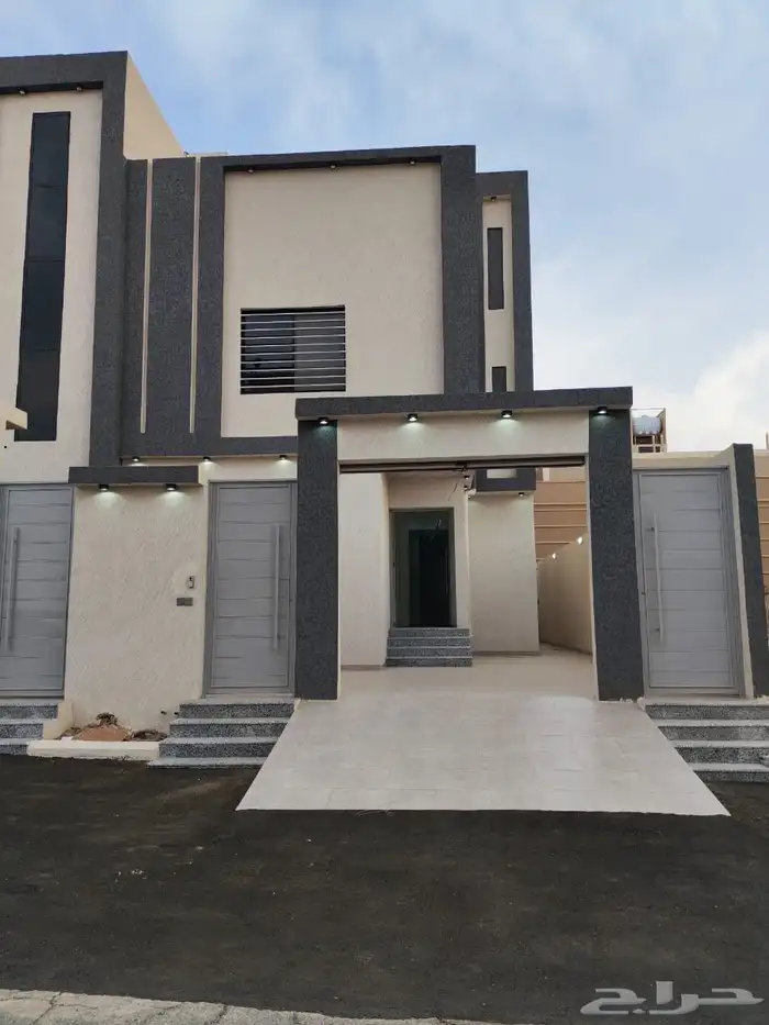 للبيع دور ارضي بحوش مدخل سيارة بسعر 550 الف بالخميس 2