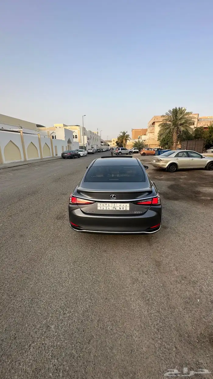 لكزس ES300H للبيع 5