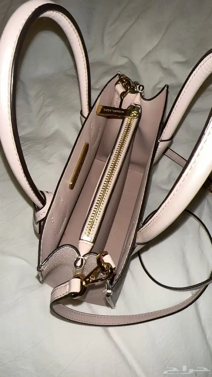 شنطة من Michael Kors أصلية 6