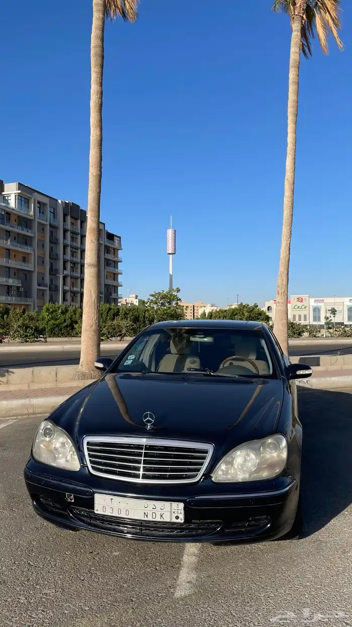 للبيع او للبدل 3 سيارات مرسيدس مقابل لوحة مميزه او سيارة 3