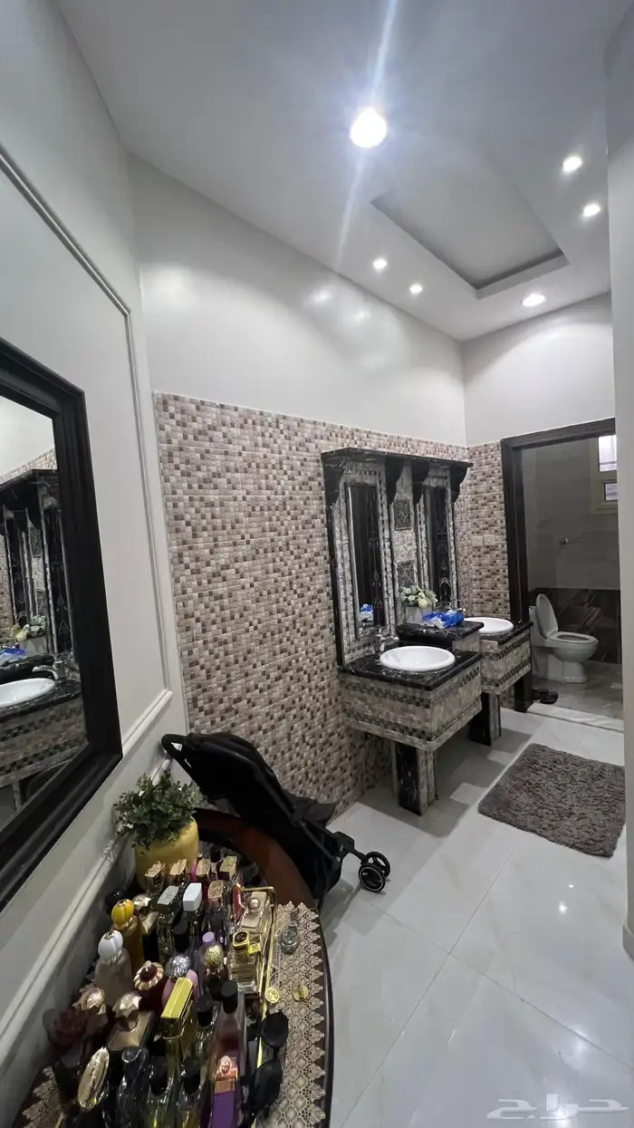 فرصة مميزة فيلا بحي العارض مع شقتين منفصلة 7